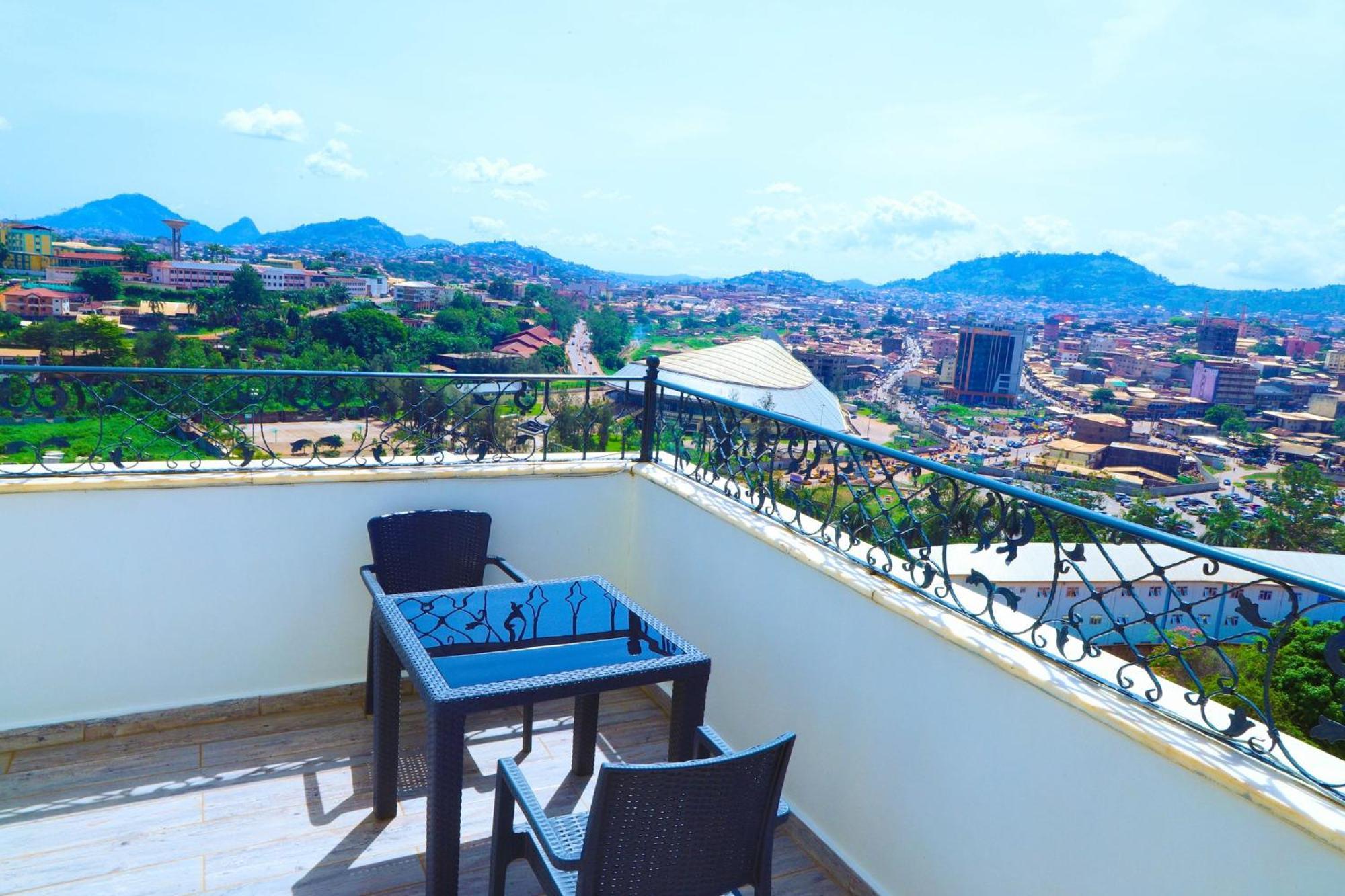United Hotel International Yaoundé Zewnętrze zdjęcie